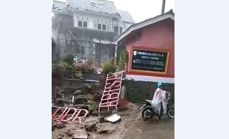 Hujan Deras Guyur Lokasi...