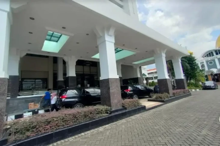KPK Geledah Gedung Setdaprov...