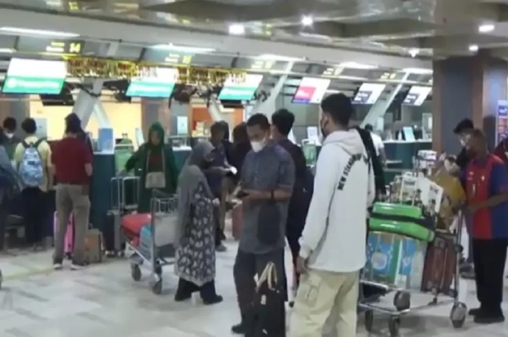 Bandara Sulhas Makassar:...