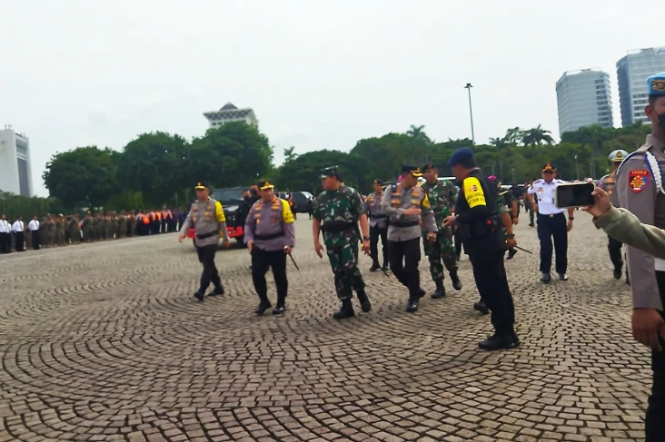 Nataru 2023, TNI Terjunkan...