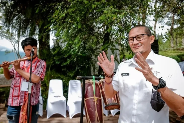 Tarik Wisatawan, Sandiaga...