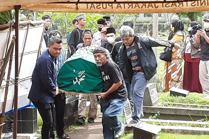 Suasana Pemakaman Aminah...