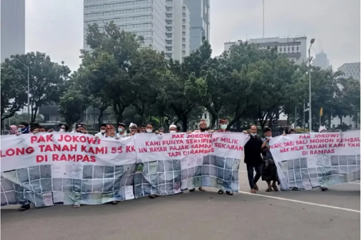 Dari Bali Naik Bus ke...