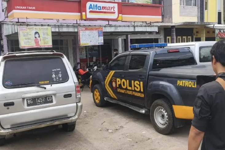Perampok Bersenpi Sekap...