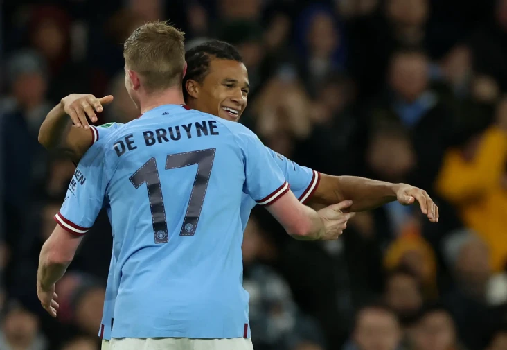 Jadi Pahlawan Manchester...