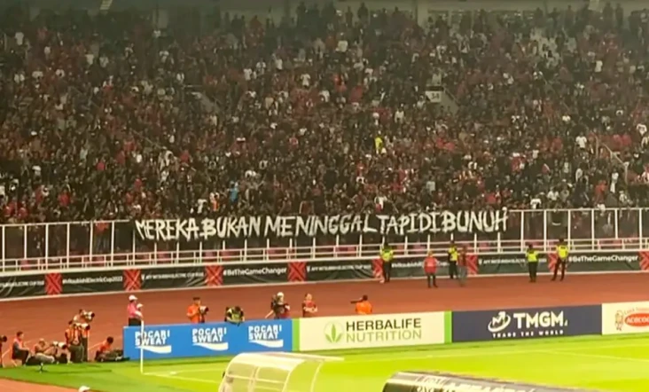Di Depan Jokowi, Suporter...