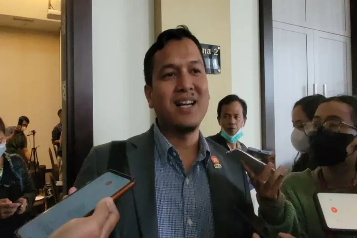 Nilai Demokrasi Lebih...