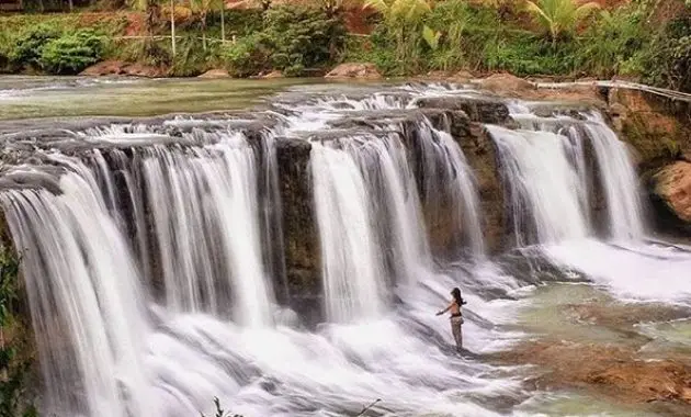 4 Air Terjun Indah yang...