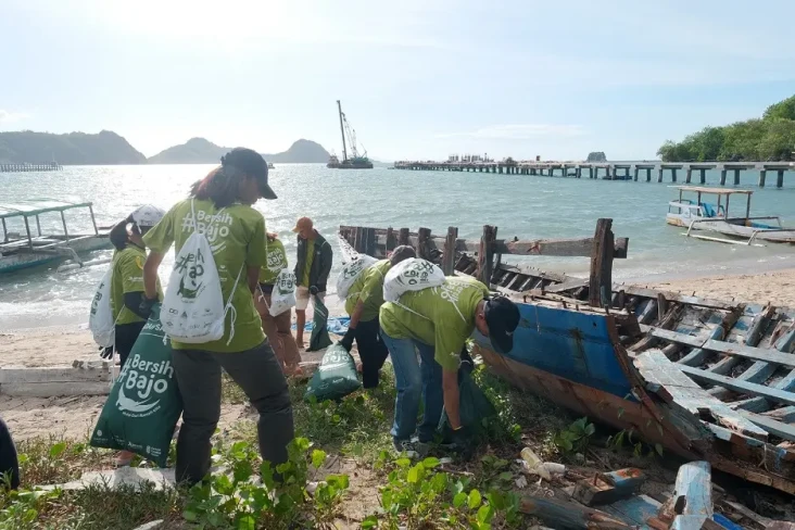 Prihatin Sampah Berserakan,...