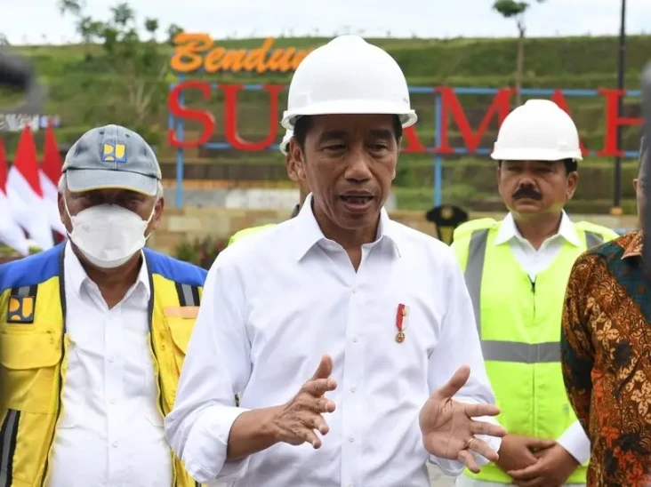 Jokowi: Selain Atasi...