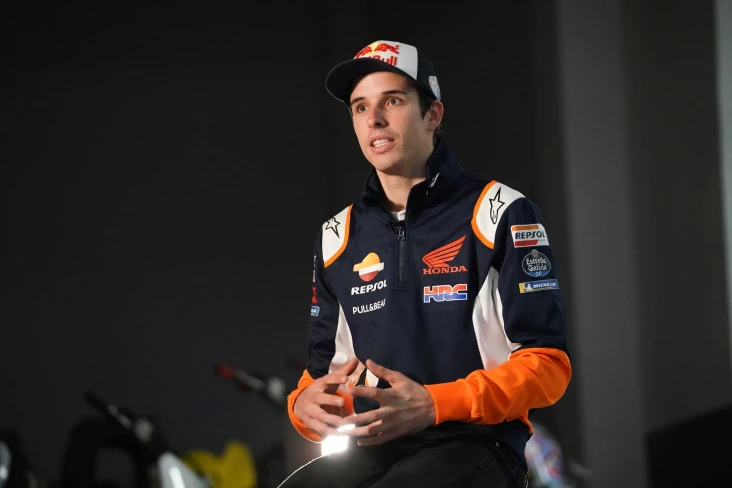 Alex Marquez Sambut...