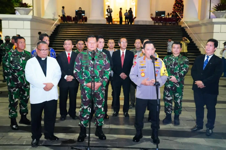 Pantau Malam Natal di...