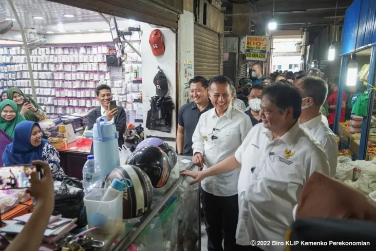 Kunjungi Pasar Kota...