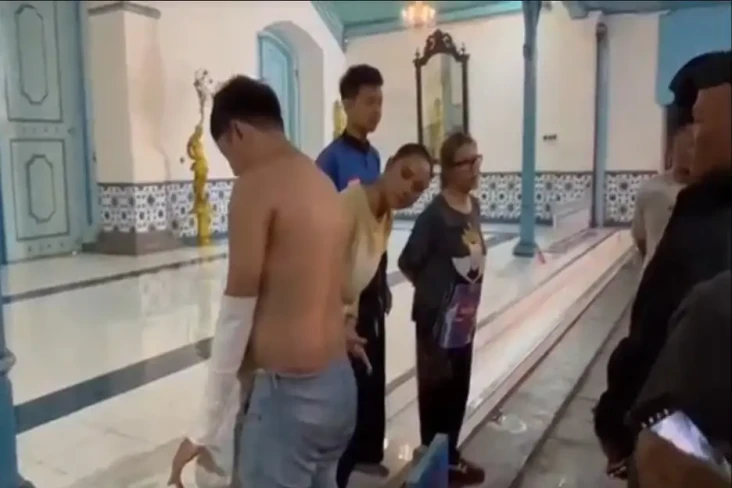 Mencekam! Ada Todongan...