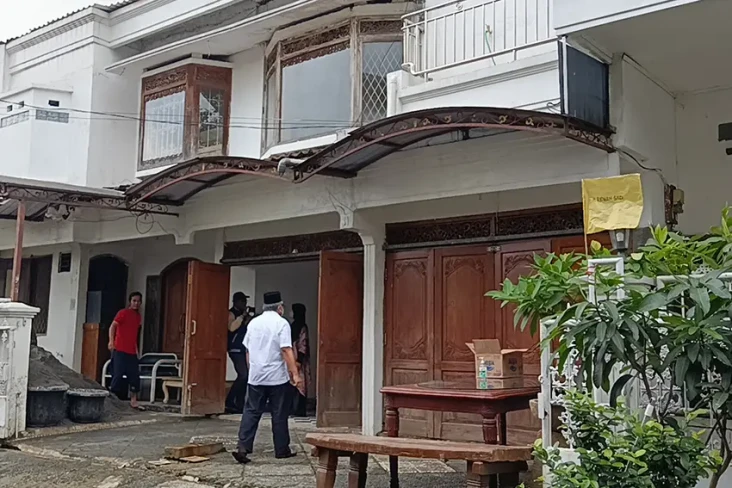 Pelayat Berdatangan...