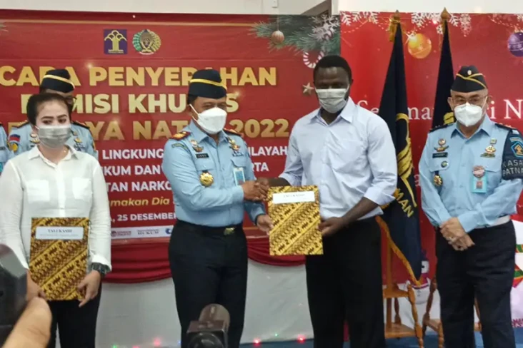 Dapat Remisi Natal dari...