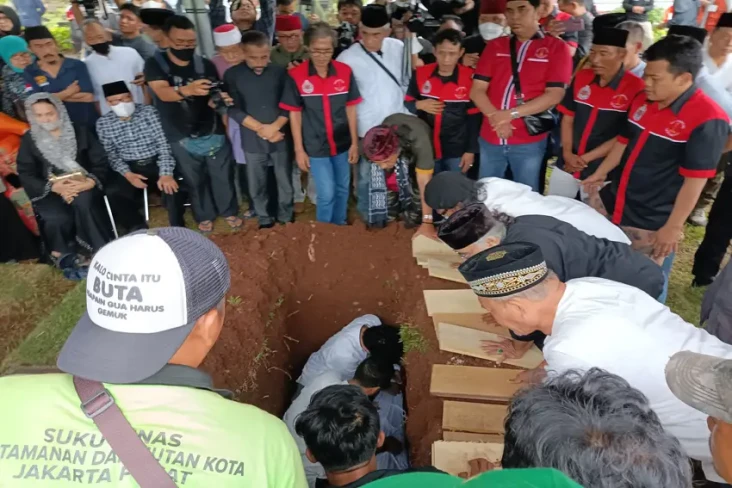Ridwan Saidi Dimakamkan...