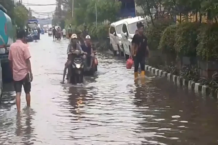 Banjir Rob Landa Kawasan...