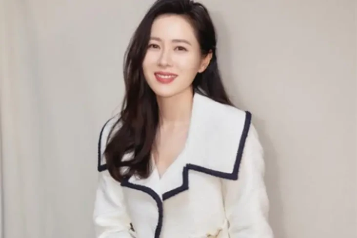 Son Ye Jin Ucapkan Natal...