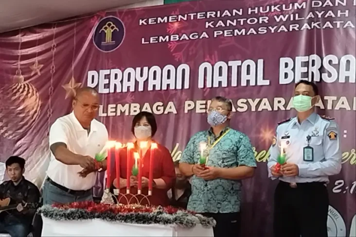 Momen Jhon Kei Rayakan...
