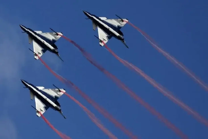 34 Pesawat Militer China...