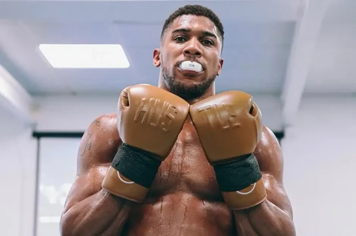 Anthony Joshua Ambil...