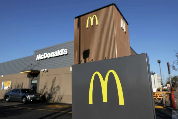 Operasional McDonalds...