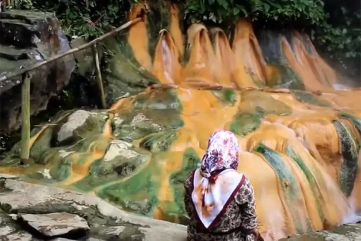 5 Destinasi Wisata Pemandian...