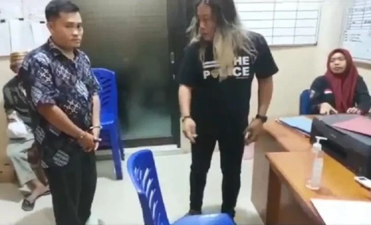 Parah! Ustazah Turut...