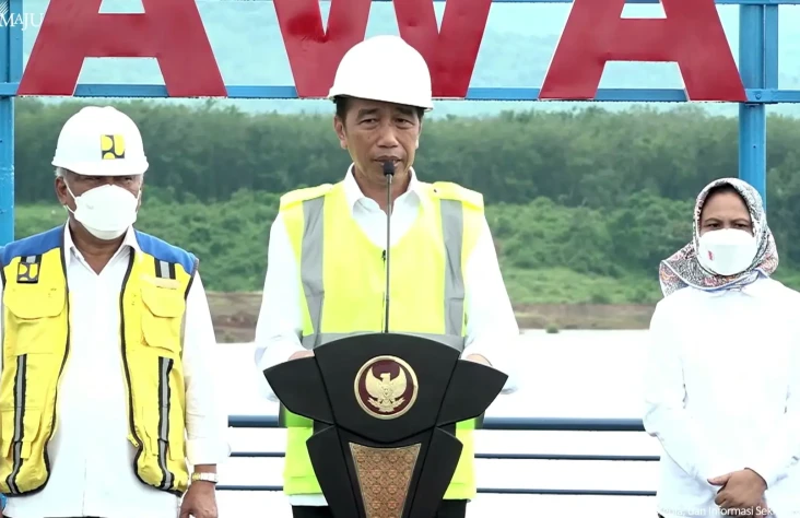 Jokowi Resmikan Waduk...