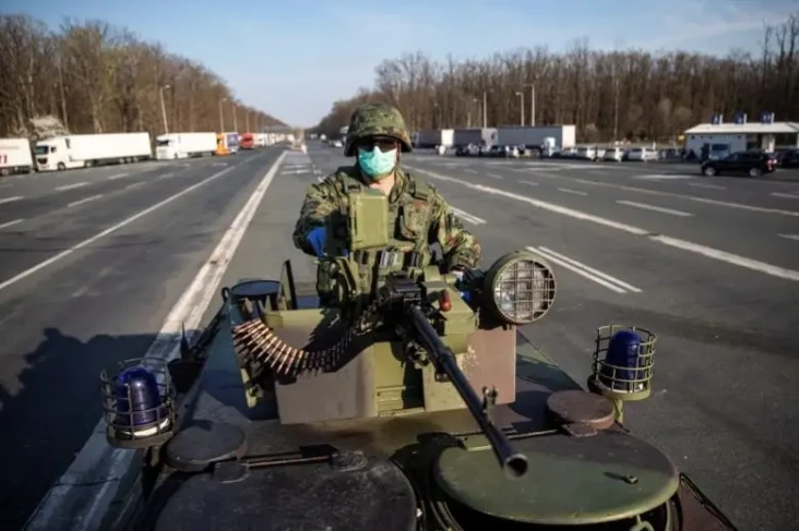 Tentara Serbia Siap...