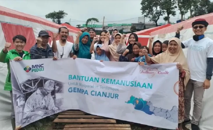 MNC Peduli Serahkan...