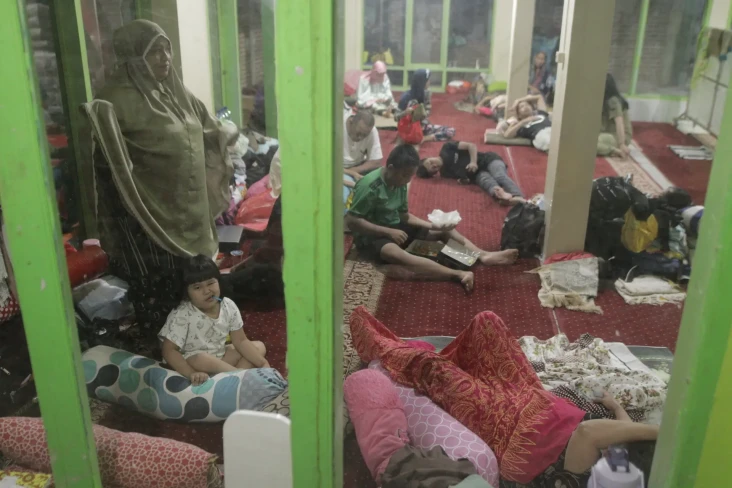 Banjir Makassar Meluas,...