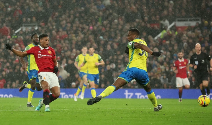 Hasil Liga Inggris:...