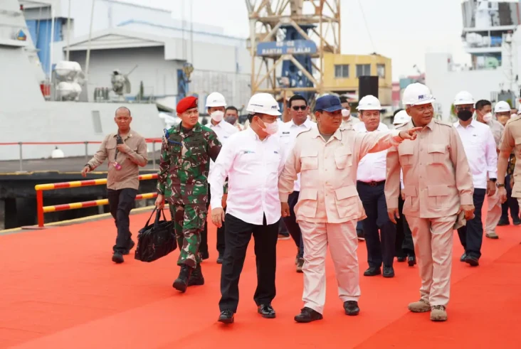 Kunjungi PT PAL, Prabowo...