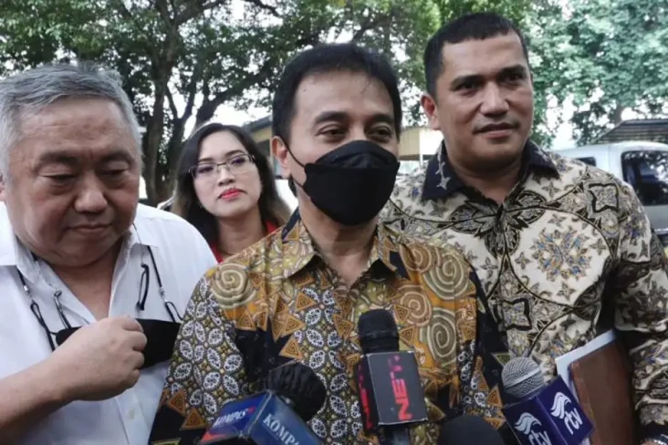 Roy Suryo Akan Jalani...
