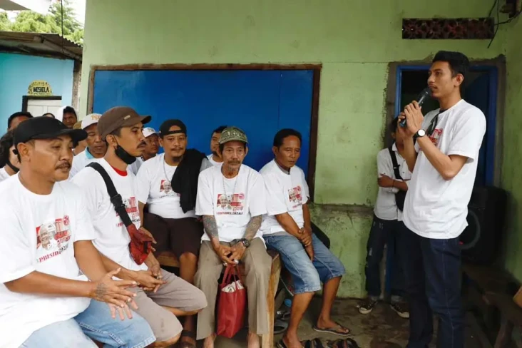 Komunitas Sopir Truk...