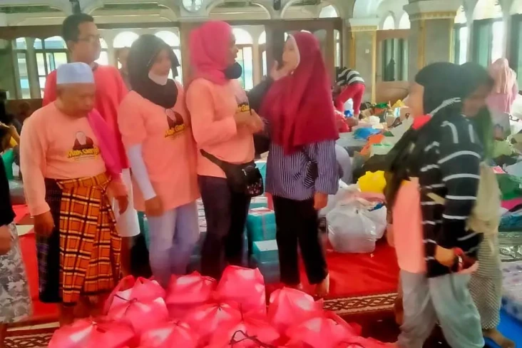Peduli Sesama, Mak Ganjar...