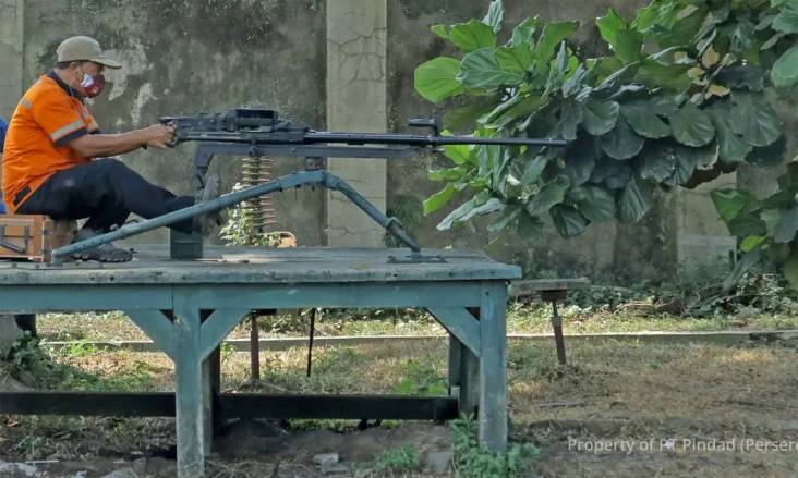 Deretan Senapan Mesin...