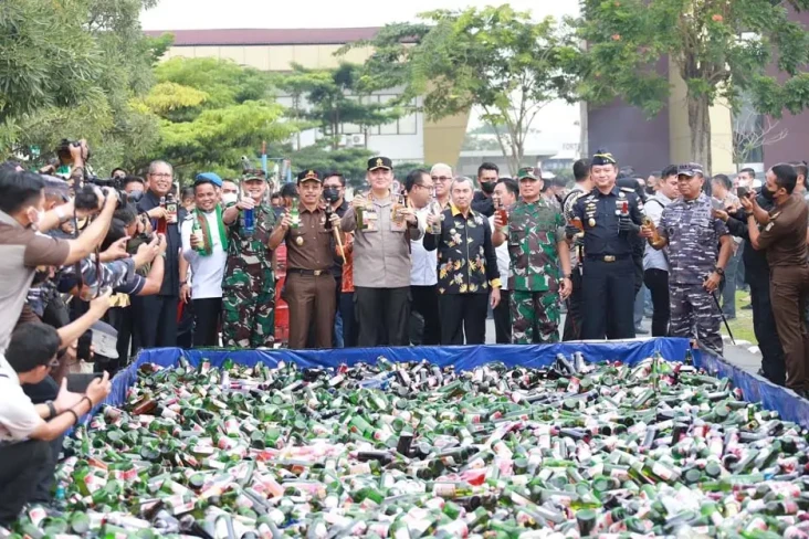 Jelang Akhir Tahun,...
