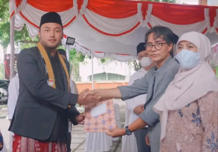 Ustaz Rifki Farabi,...