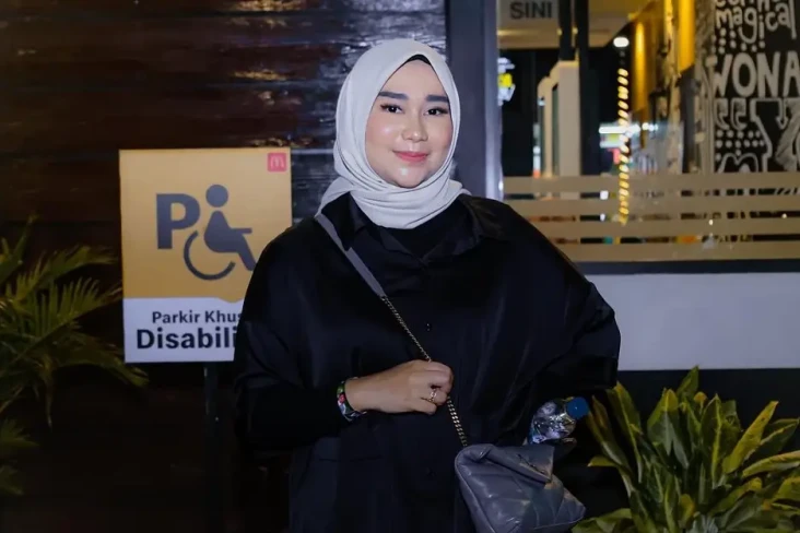 Gugat Cerai Putra Siregar,...