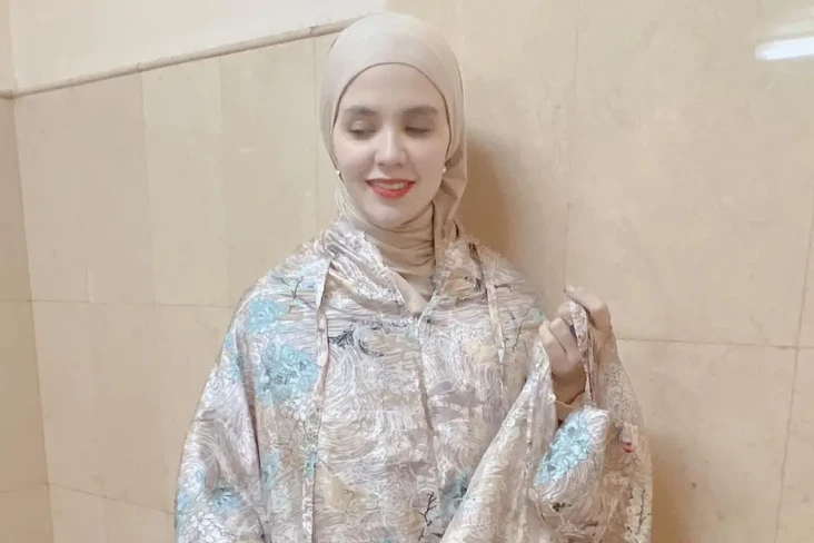 Tak Lepas Mukena, Aldila...