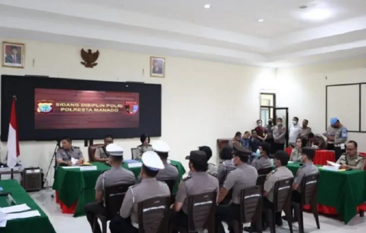 Penampakan 12 Anggota...