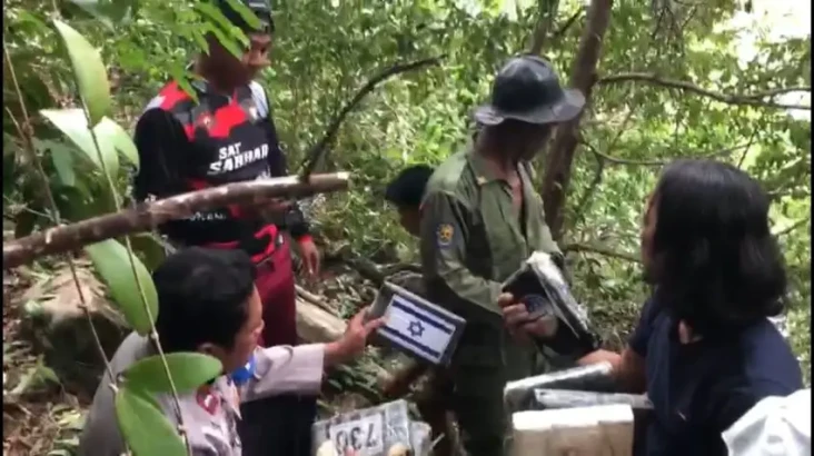 Terbesar di Indonesia,...