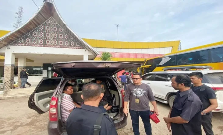 Bawa Sabu dari Medan,...