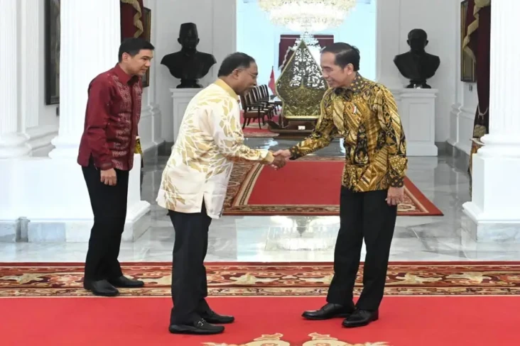 Terima Kunjungan Menlu...