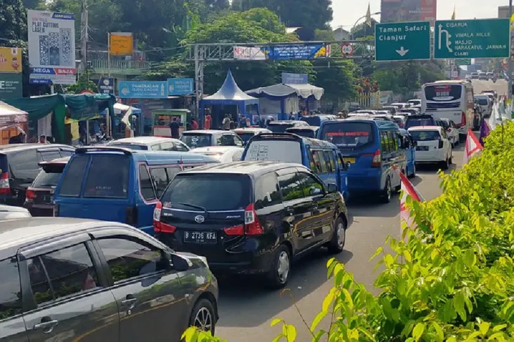 H-2 Tahun Baru 2023,...