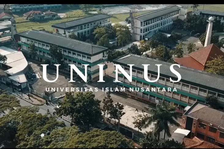 8 Universitas Swasta...