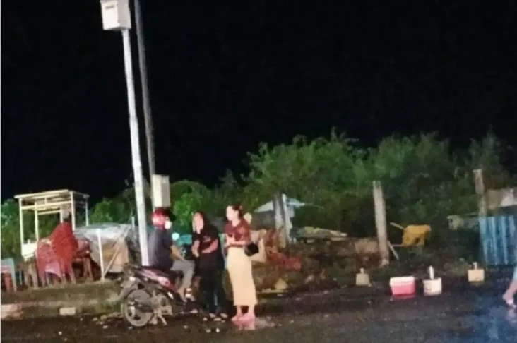 Puluhan Lapak Pedagang...